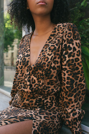 robe-lili-leopard-plume-paris